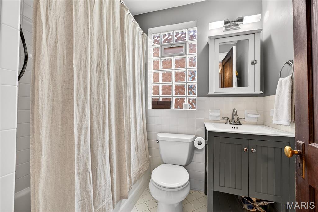 6038 Columbia Avenue