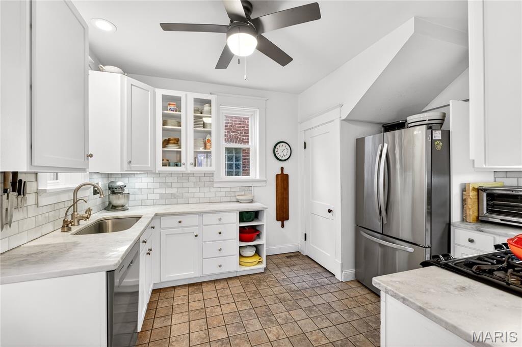 6038 Columbia Avenue