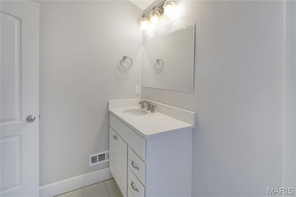 8729 Bridgeport Avenue