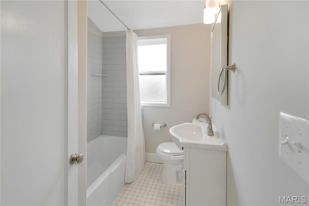 8729 Bridgeport Avenue