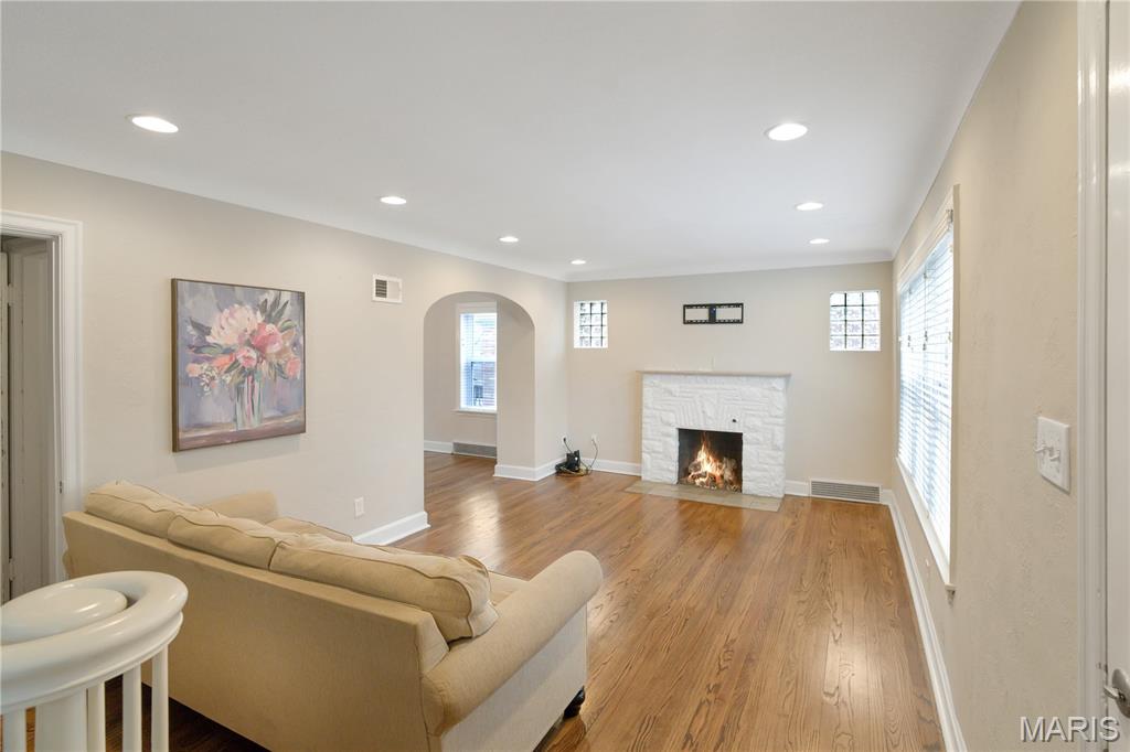 8729 Bridgeport Avenue