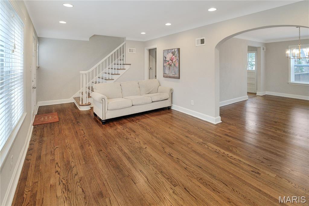 8729 Bridgeport Avenue