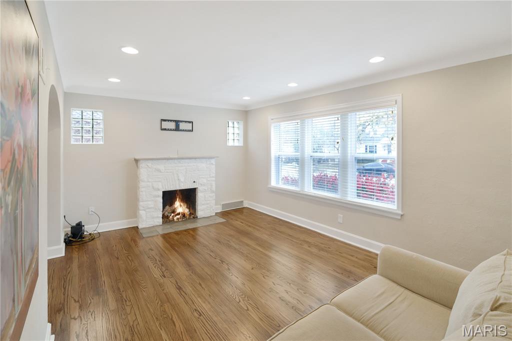 8729 Bridgeport Avenue