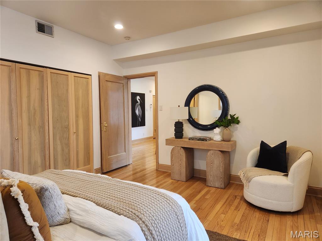 6226 Southwood Avenue Unit: 2E