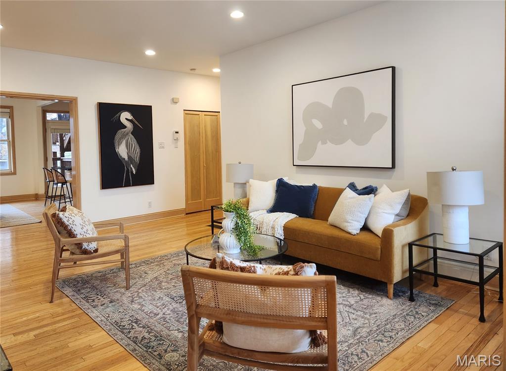 6226 Southwood Avenue Unit: 2E