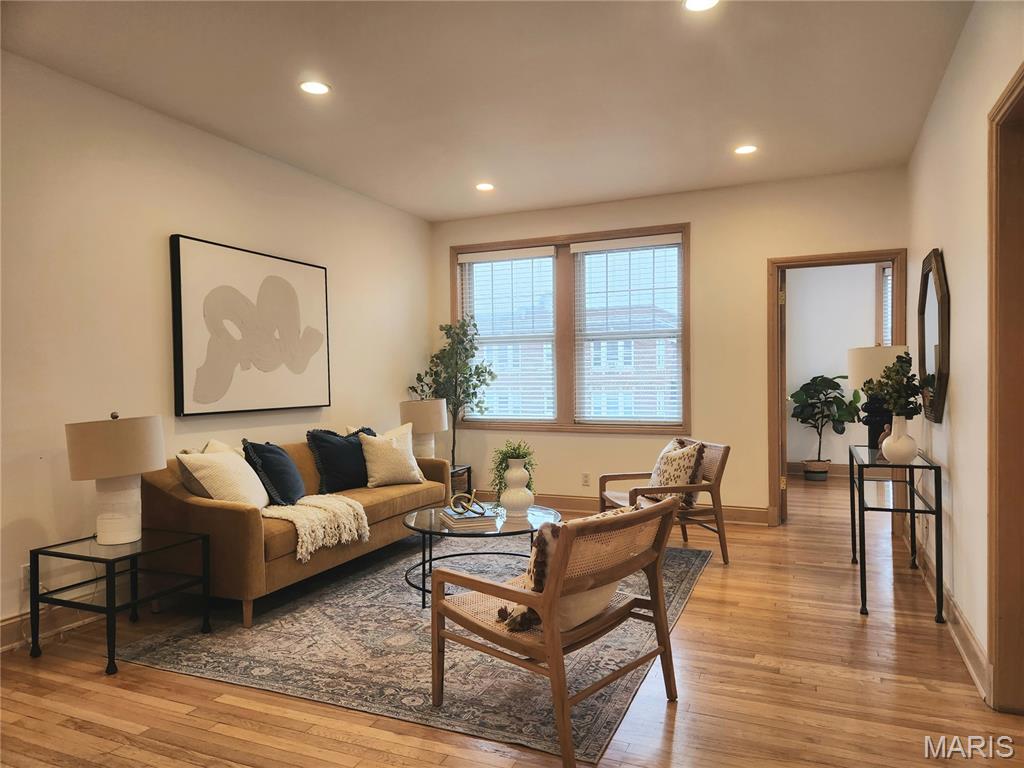 6226 Southwood Avenue Unit: 2E