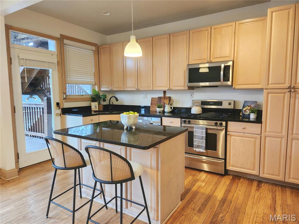 6226 Southwood Avenue Unit: 2E