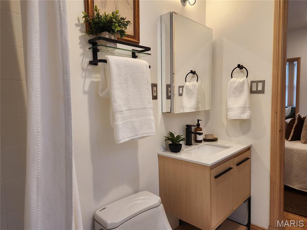 6226 Southwood Avenue Unit: 2E