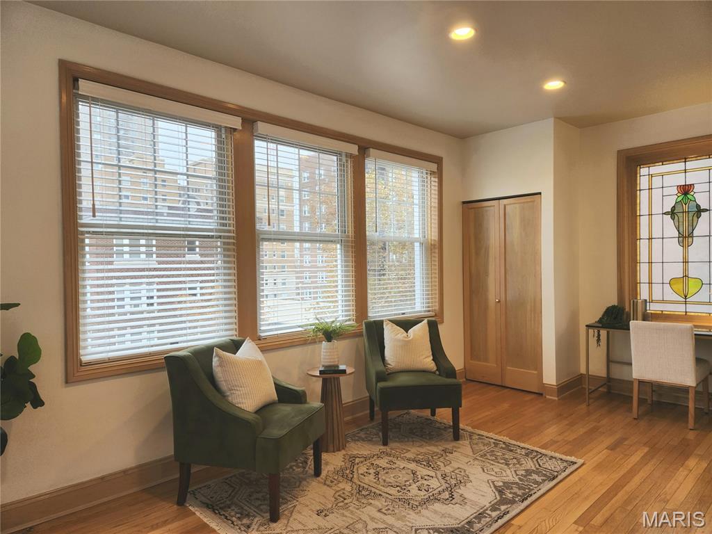 6226 Southwood Avenue Unit: 2E