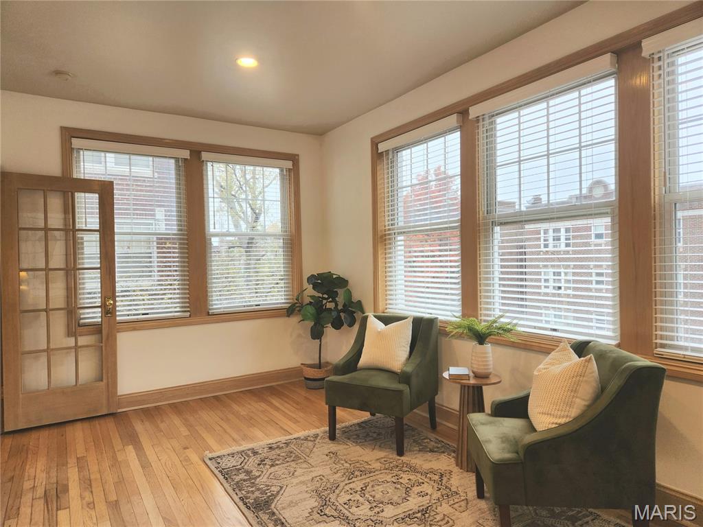 6226 Southwood Avenue Unit: 2E