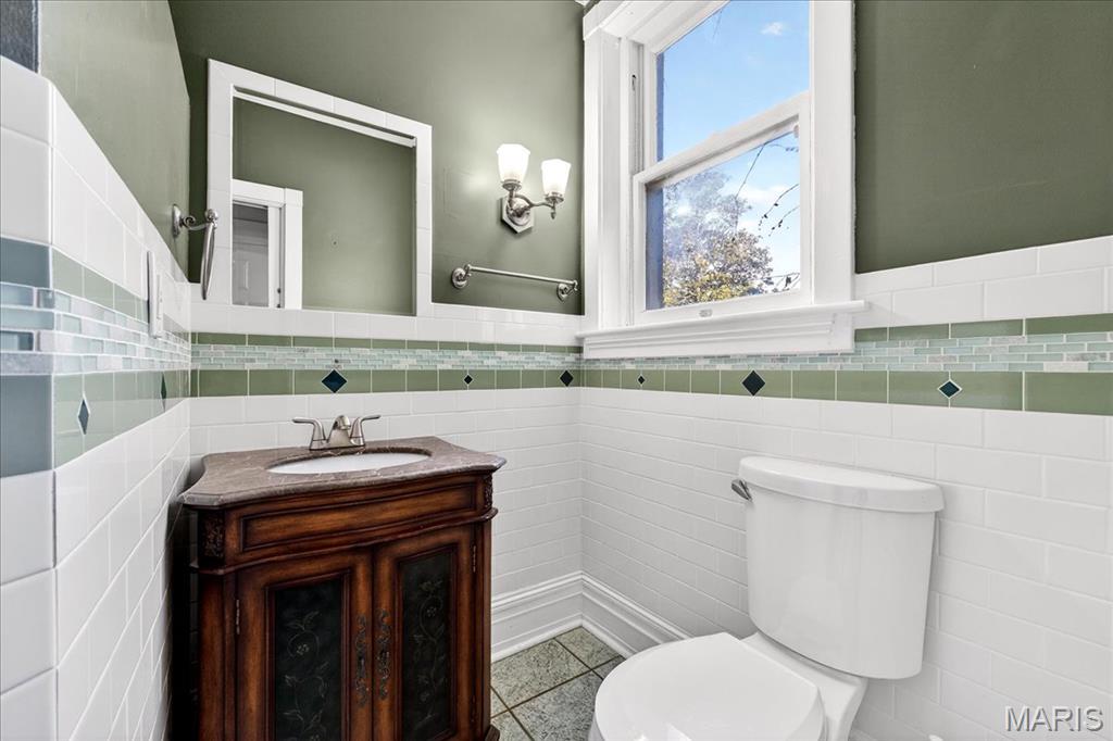 5103 Waterman Boulevard