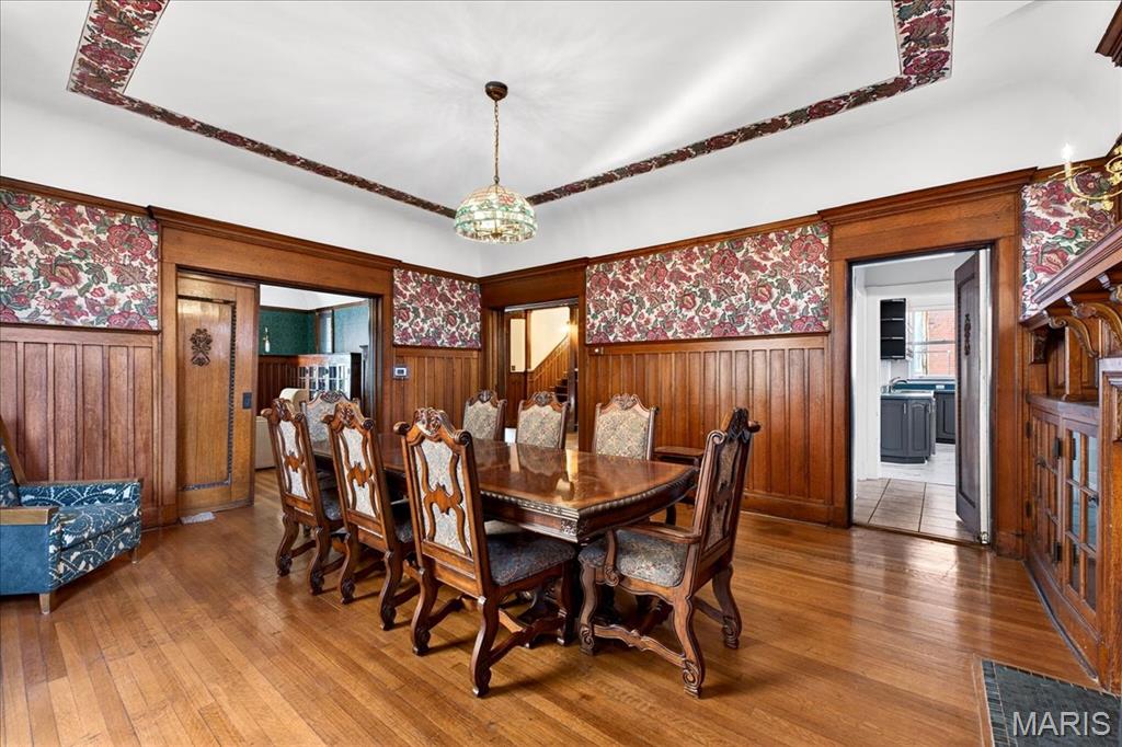 5103 Waterman Boulevard