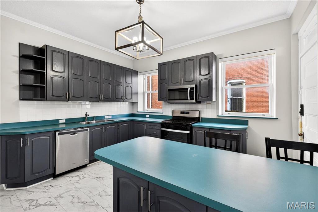 5103 Waterman Boulevard