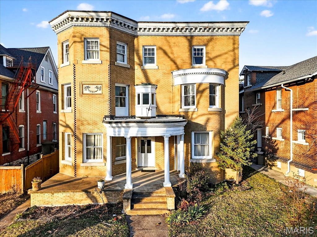 5103 Waterman Boulevard