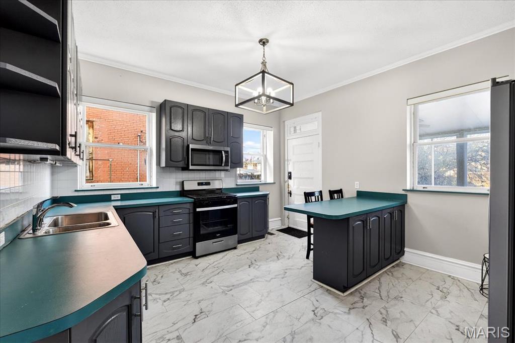 5103 Waterman Boulevard