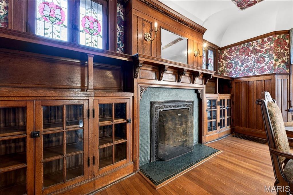 5103 Waterman Boulevard