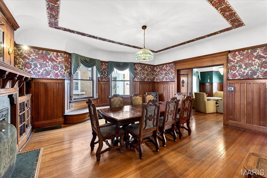 5103 Waterman Boulevard