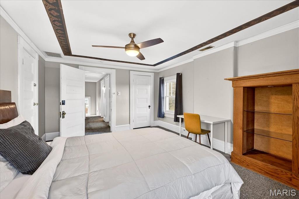 5103 Waterman Boulevard