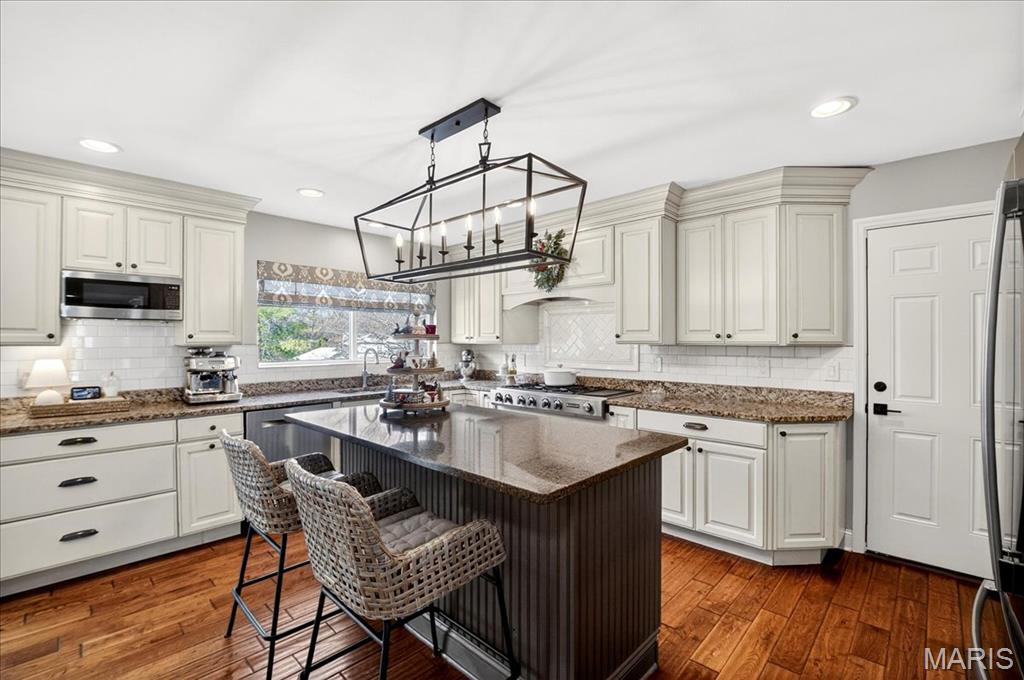 311 Beacon Point Lane