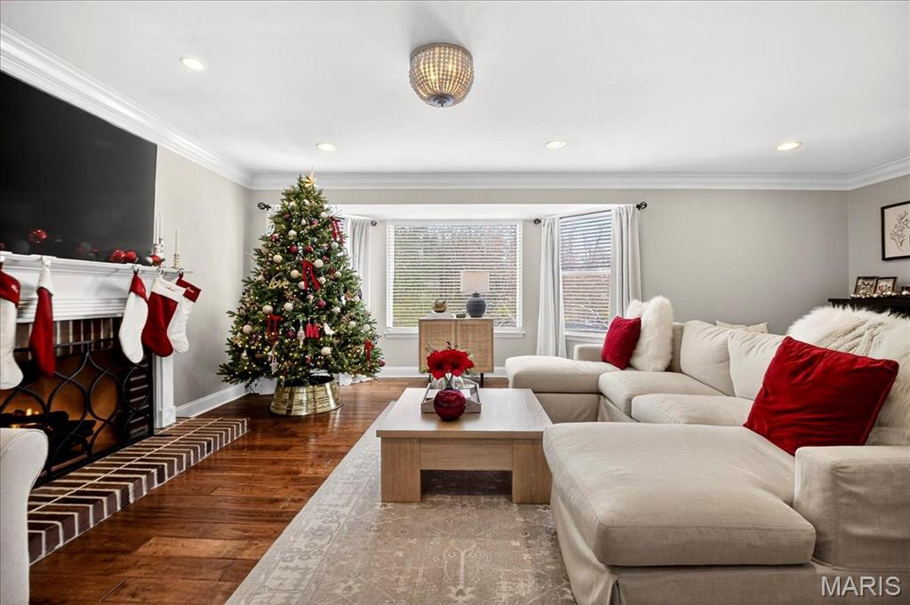 311 Beacon Point Lane