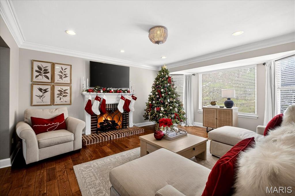 311 Beacon Point Lane