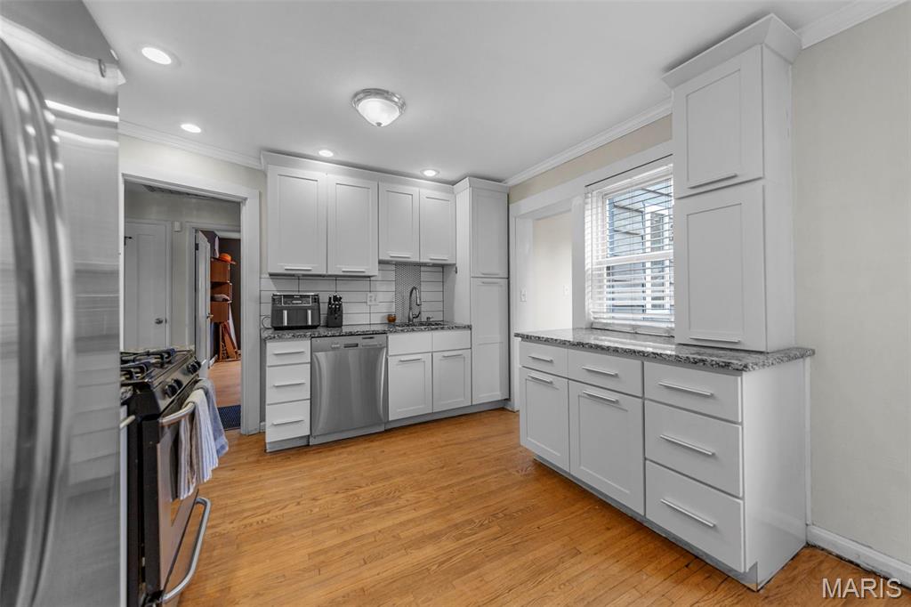 7044 Holly Hills Avenue