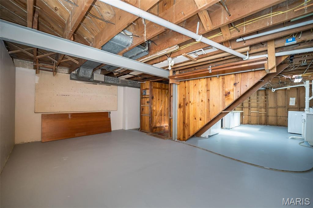 5937 Childress Avenue