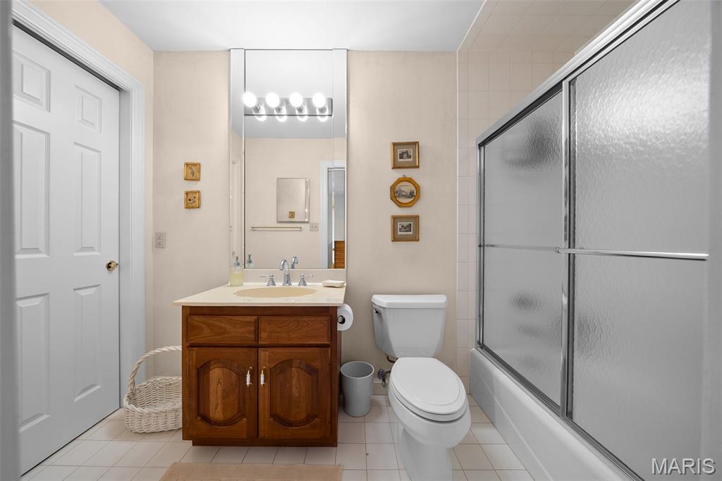 260 Carlyle Lake Drive