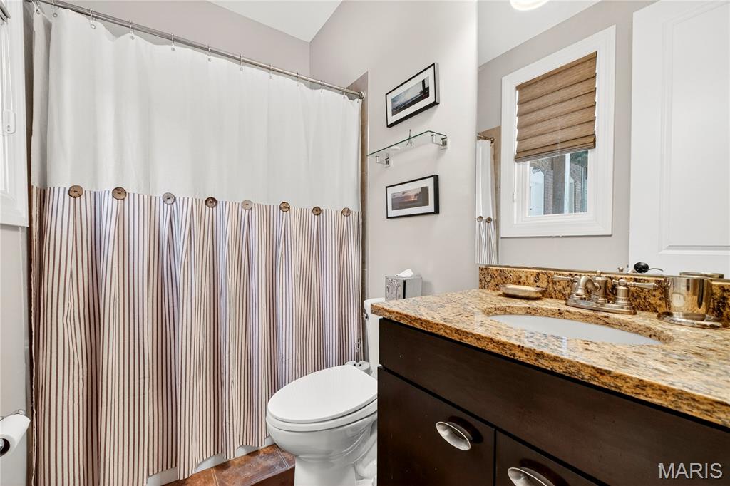 4411 McPherson Avenue Unit: 2