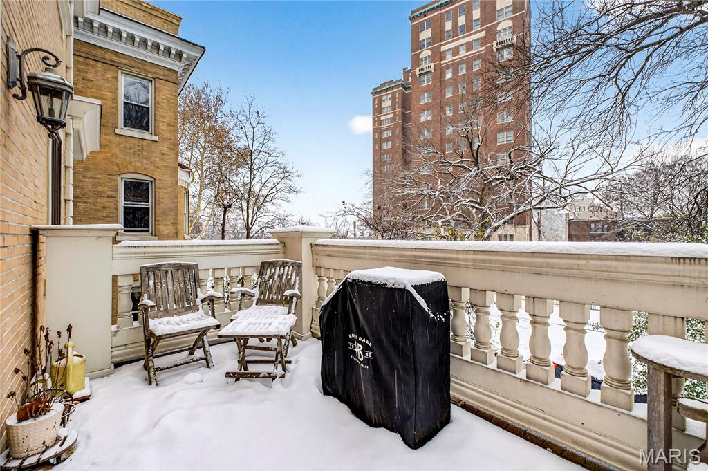 4411 McPherson Avenue Unit: 2