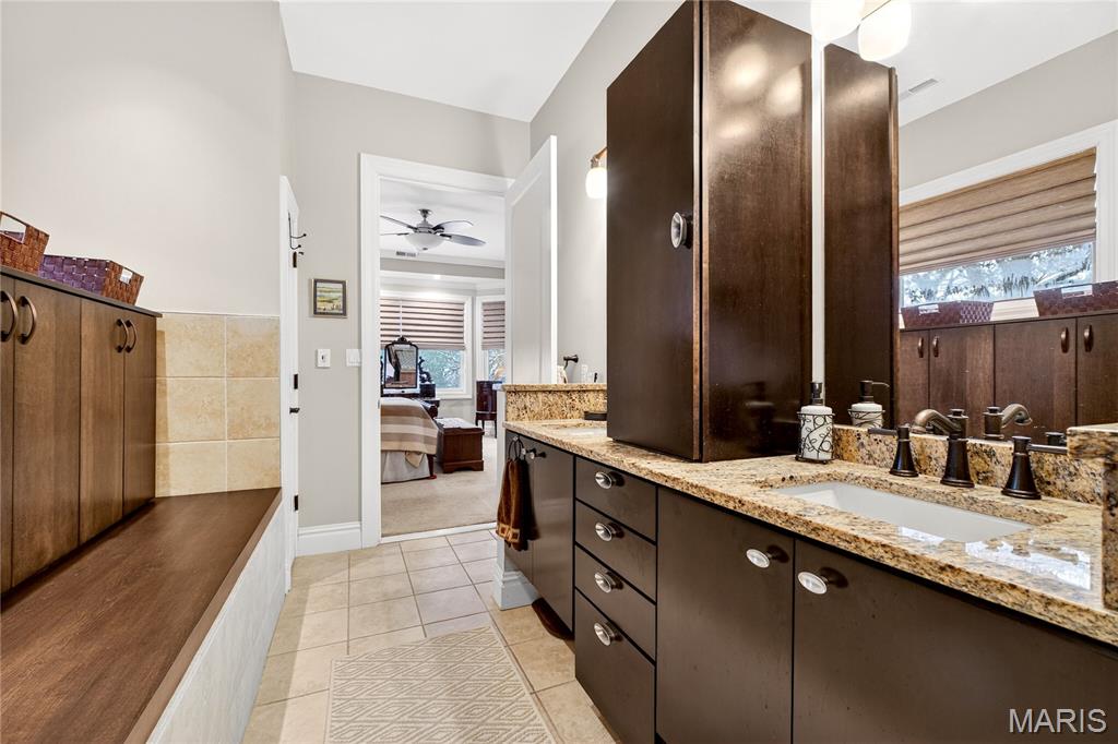 4411 McPherson Avenue Unit: 2