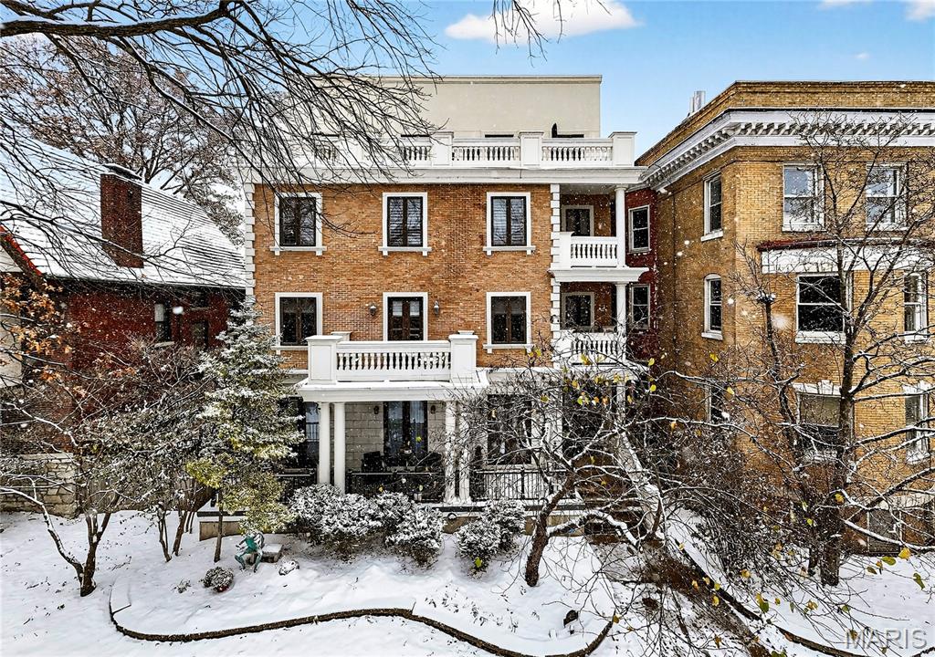 4411 McPherson Avenue Unit: 2