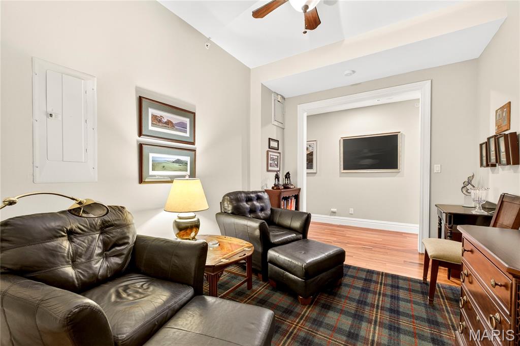 4411 McPherson Avenue Unit: 2