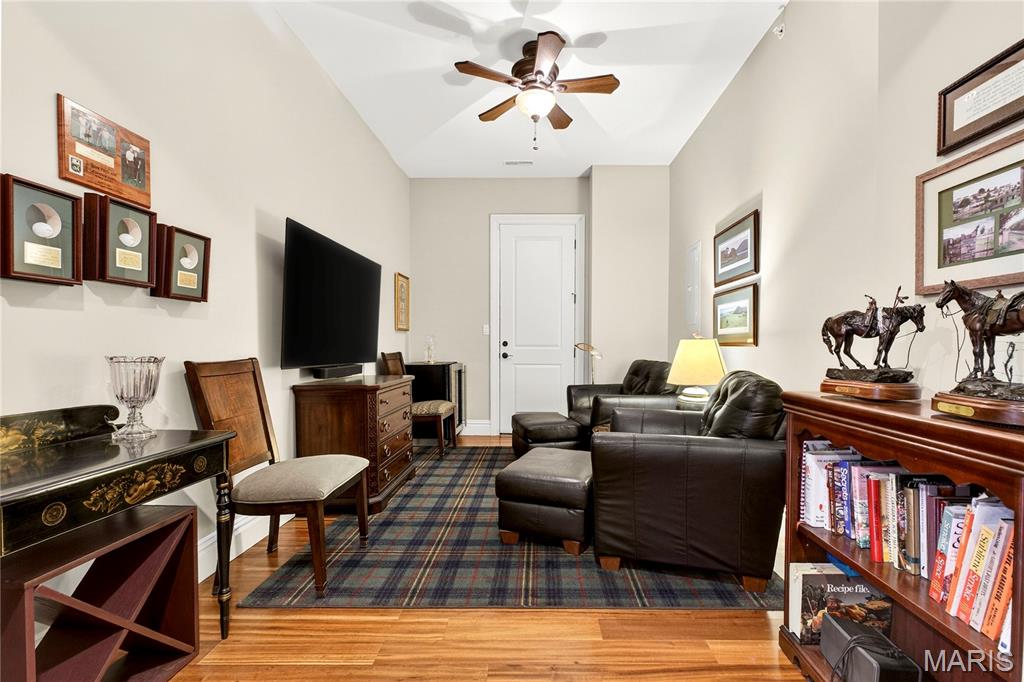 4411 McPherson Avenue Unit: 2