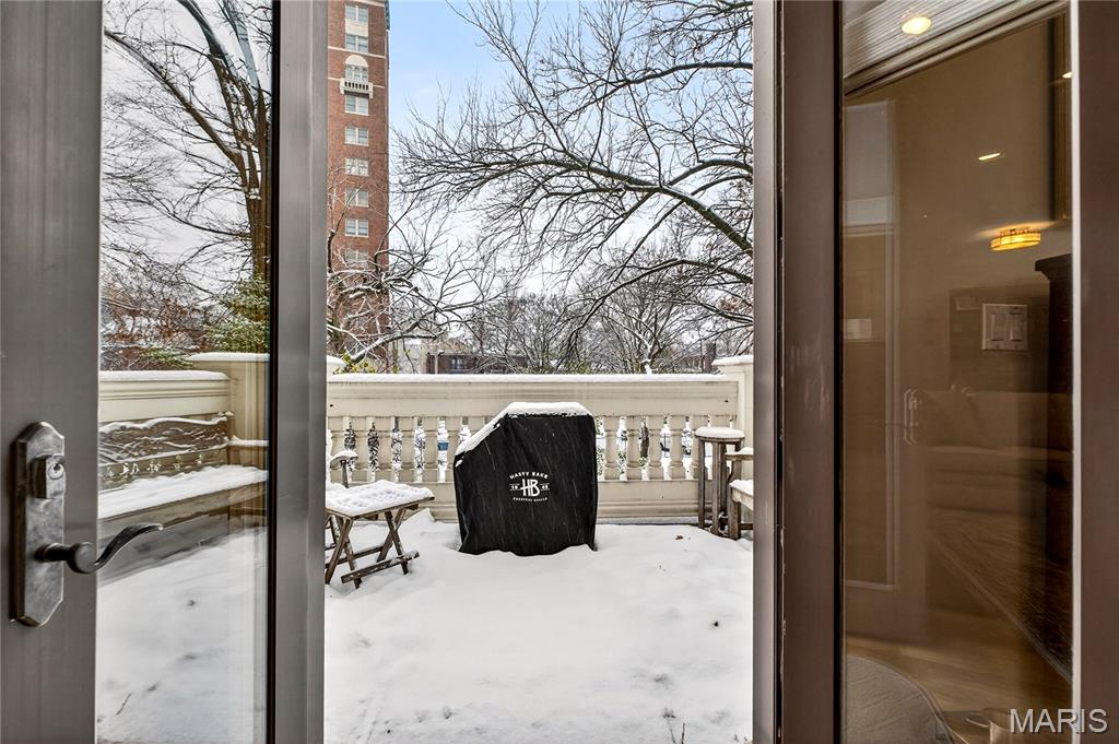 4411 McPherson Avenue Unit: 2