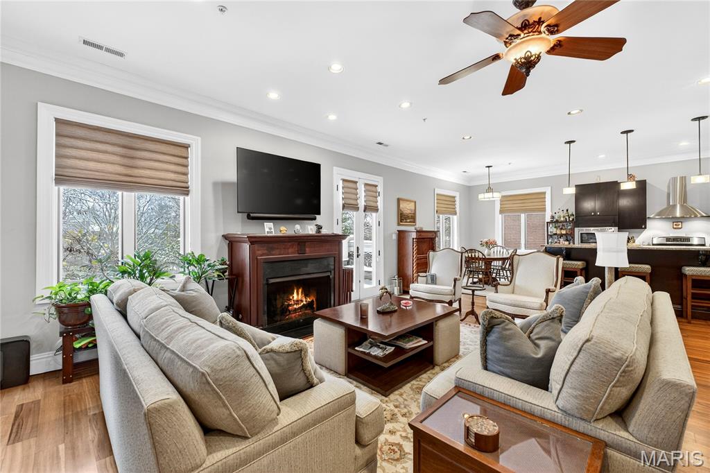 4411 McPherson Avenue Unit: 2