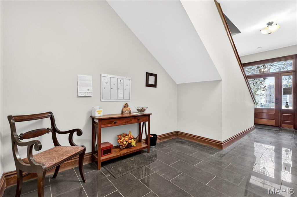 4411 McPherson Avenue Unit: 2