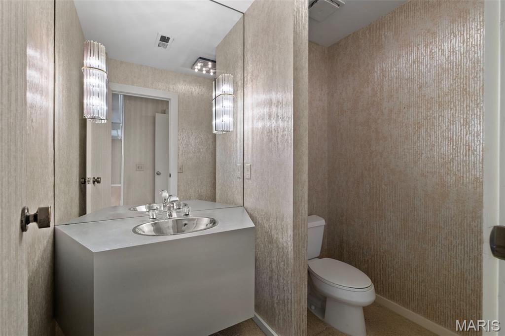 564 Sarah Lane Unit: 408