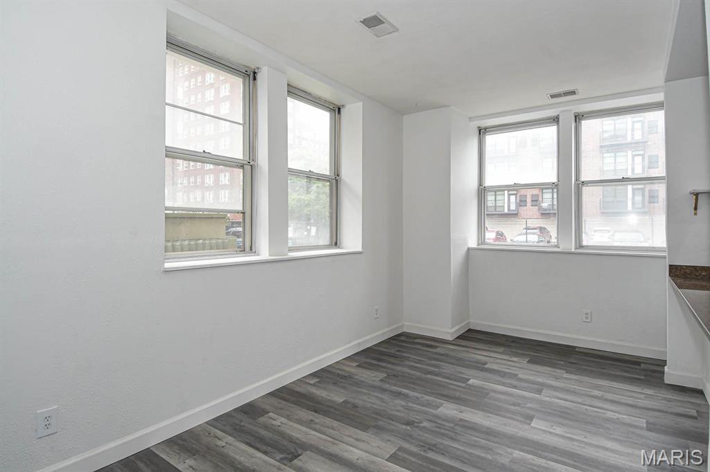 5330 Pershing Avenue Unit: 106