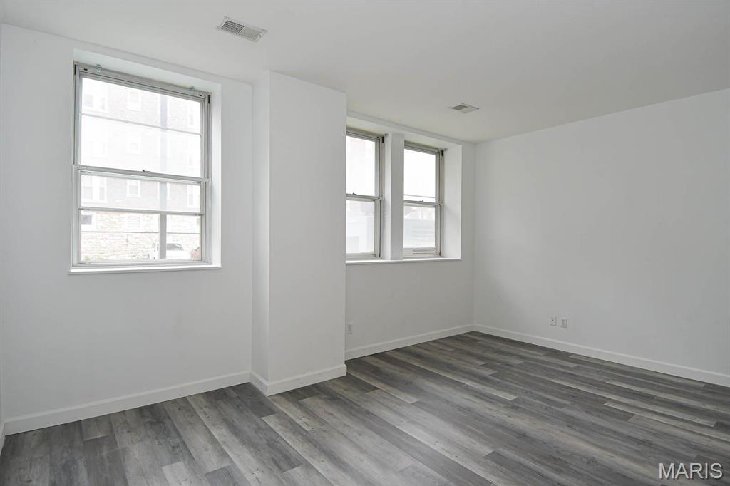 5330 Pershing Avenue Unit: 106