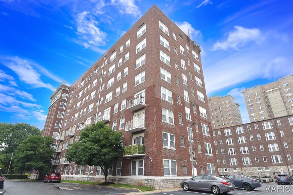 5330 Pershing Avenue Unit: 106