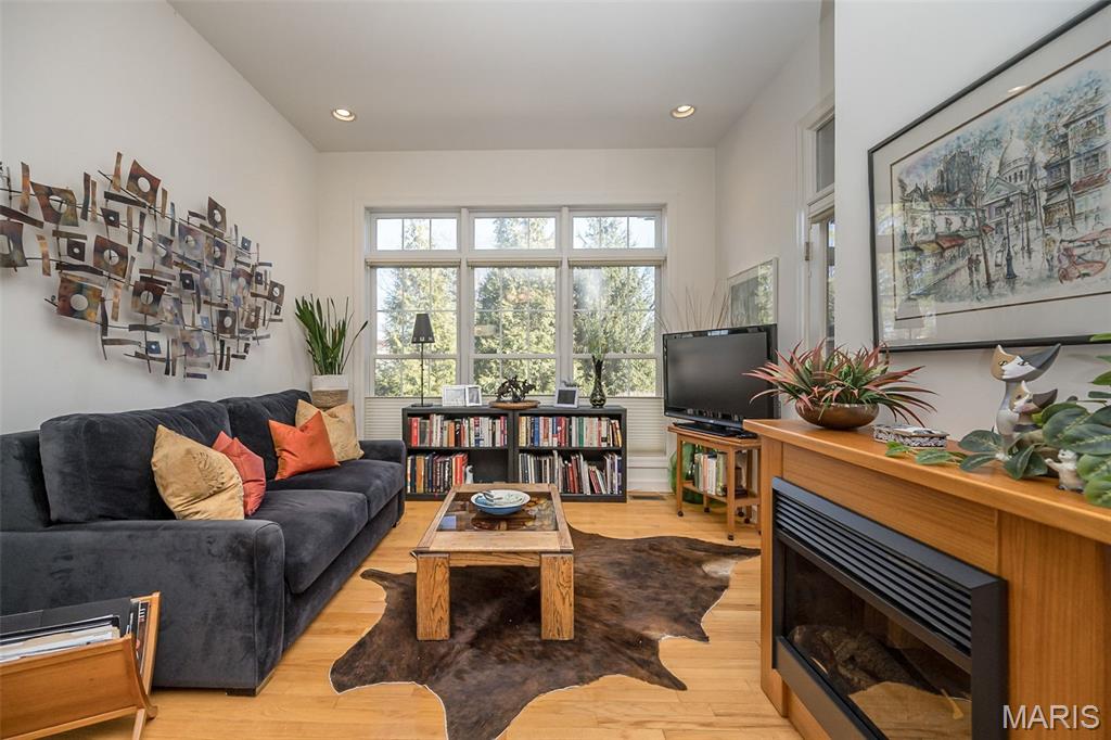 904 Chesterfield Villas Circle