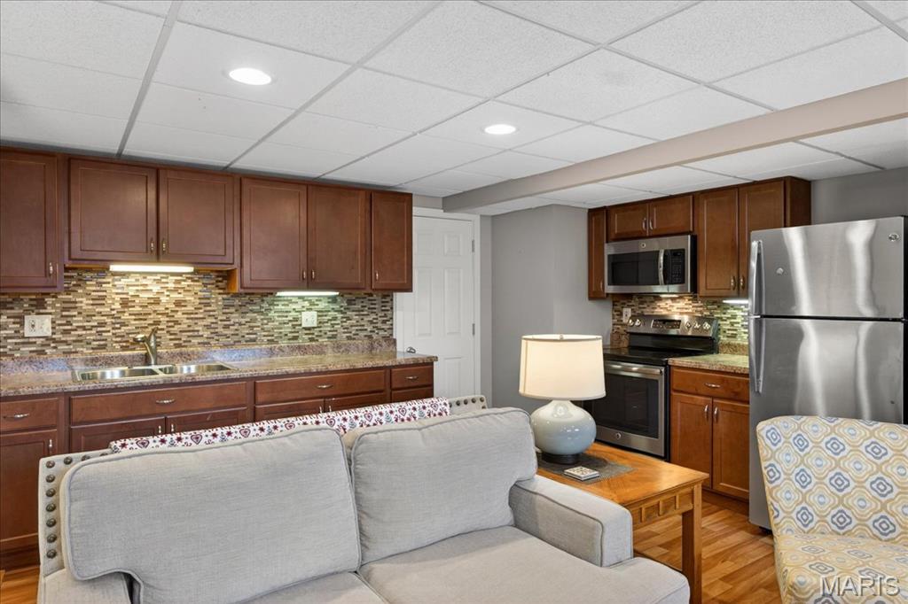 2133 Hunters Way Court