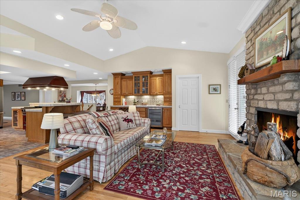 2133 Hunters Way Court