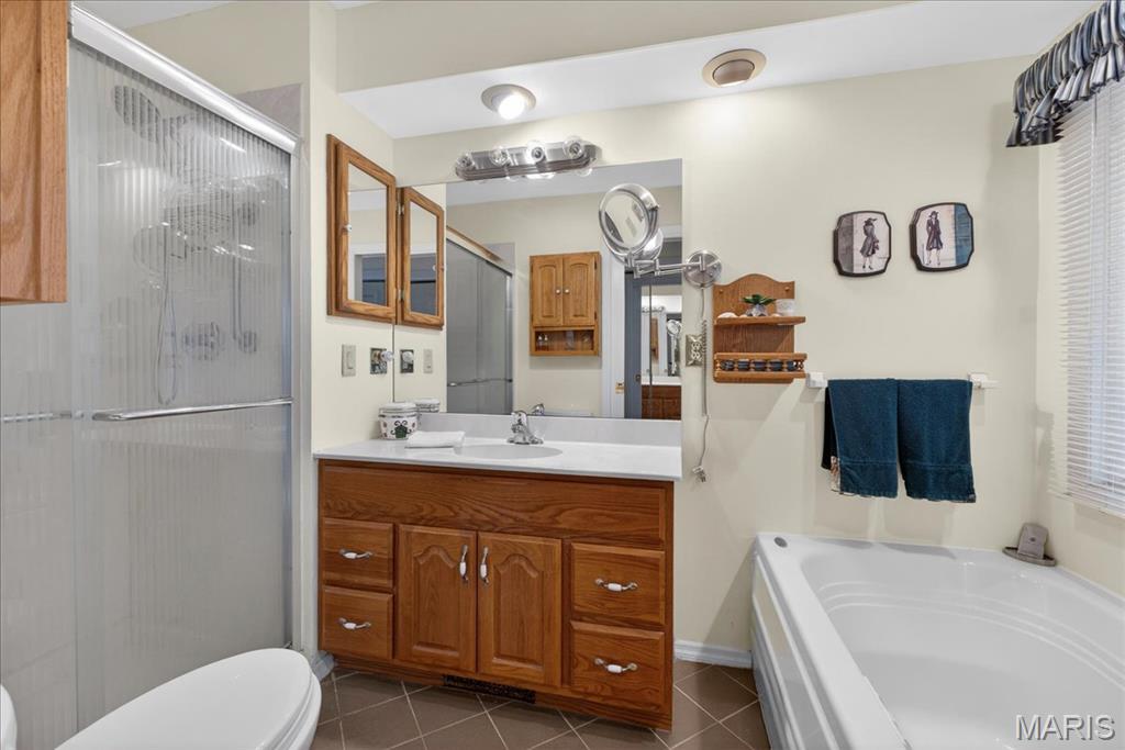 2133 Hunters Way Court