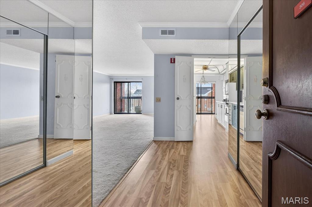 572 Coeur De Royale Drive Unit: 306