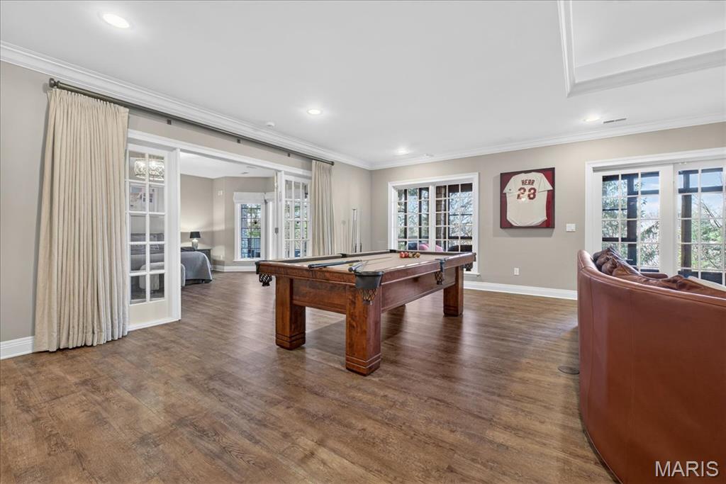 27 Bonhomme Grove Court