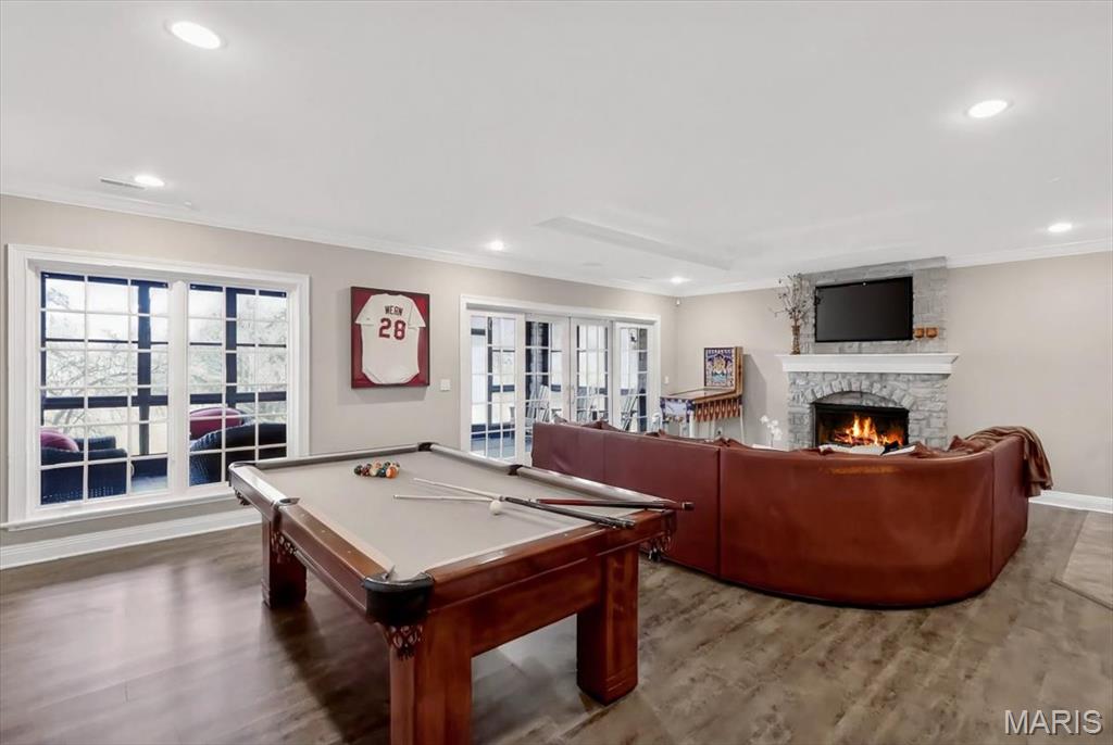 27 Bonhomme Grove Court