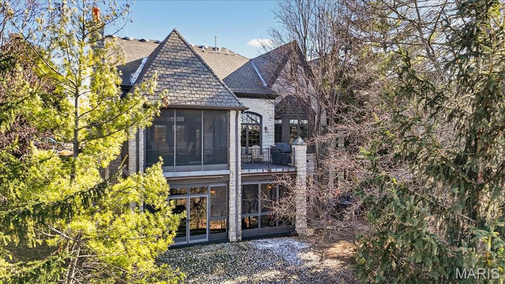 27 Bonhomme Grove Court