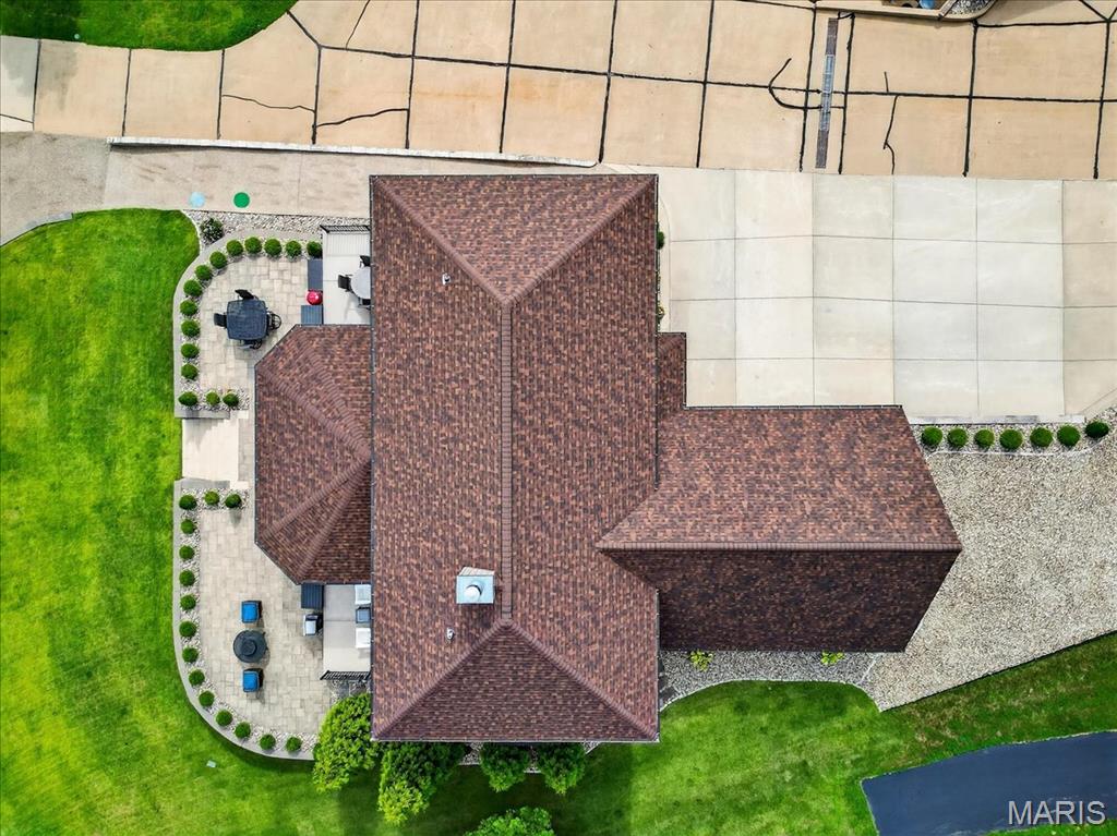 6020 N Lakeshore Drive